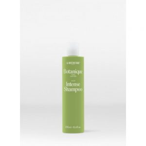 oo Botanique La Biosthetique est un shampoing nourrissant à base de tensioactifs doux et d’origine végétale, de ginseng fortifiant.