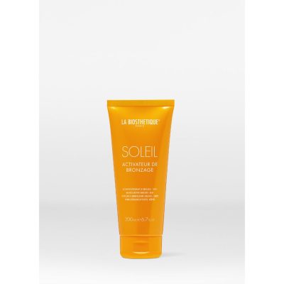 La Biosthetique Soleil Activateur de Bronzage 3 en 1 : hydratant prépare la peau au soleil, accélère le bronzage et stimule les mécanismes de protection de la peau.