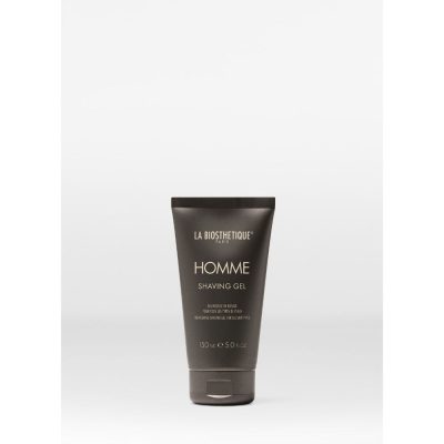 La Biosthétique Homme Gel-mousse de Rasage pour une peau douce et un rasage à la fois délicat et soigneux. La texture est transparente.