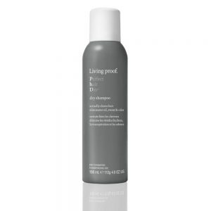 Perfect hair Day dry shampoo Living proof , nettoie bien les cheveux élimine les résidus huileux, la transpiration et les odeurs.