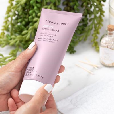 Living Proof Restore Repair Mask 200mL est un traitement réparateur pour cheveux secs et abîmés. Végan, sans parabens, sans sulfates.