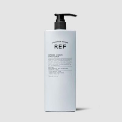 REF Intense Hydrate Conditionneur Après-shampoing sans sulfate aux extraits botaniques spécialement choisis pour protéger, renforcer et hydrater en profondeur sans alourdir.