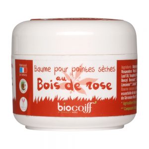 Le baume au Bois de Rose Biocoiff’ est recommandé pour les cheveux très secs et abîmés. Un baume riche pour les cheveux épais et/ou très secs.