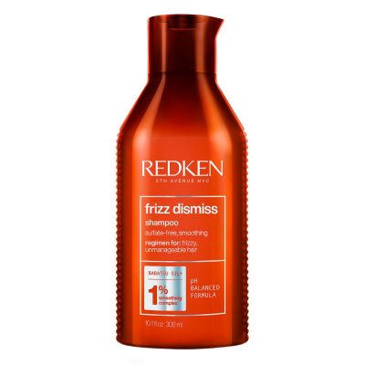 Shampoing frizz dismiss redken est sans sulfate et lissant pour les cheveux frisottés et difficiles à maitriser. Avec une formule de PH balancé.