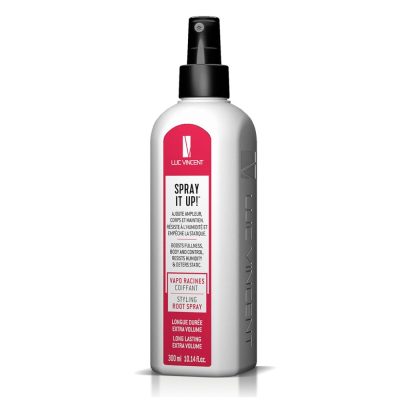 SPRAY IT UP Un produit qui procure 3 à 5 fois plus de volume, peu importe votre type de cheveux. Ce produit gonflera la tige du cheveu pour un volume maximale.