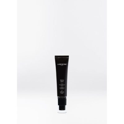 FHydratant Teinté Medium Rose Fresh Skin réunit le meilleur des deux mondes en associant la fraîcheur bienfaisante d'une crème de jour hydratante aux bienfaits d'un fond de teint délicat.