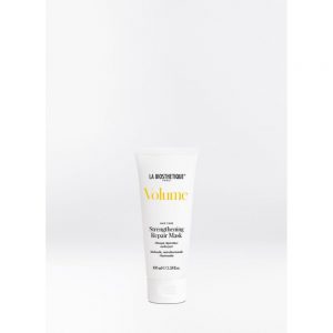 Masque Réparateur Renforçateur Volume, soin intensif qui répare le cheveu en profondeur, lisse et scelle la surface sans l'alourdir.