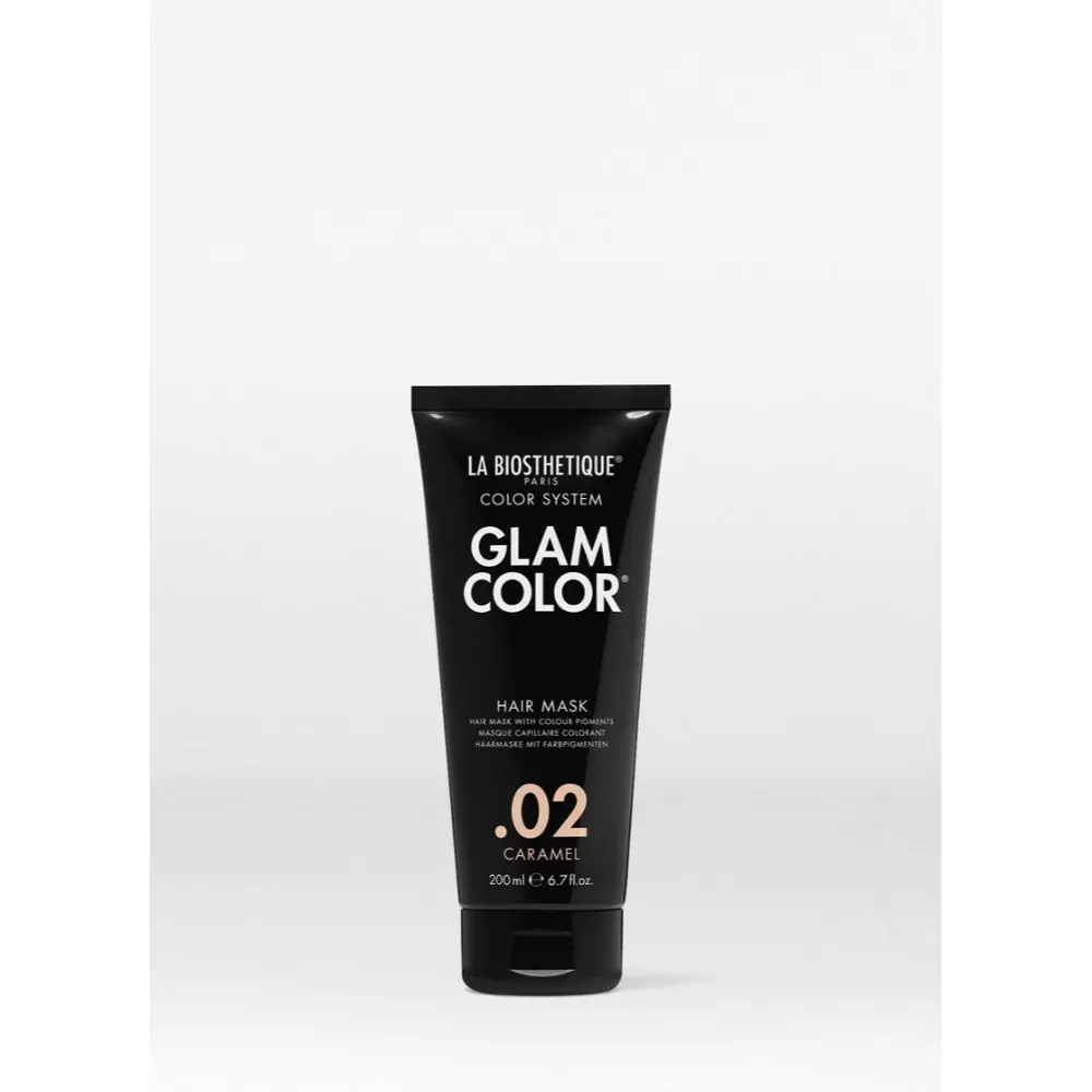 Masque capillaire Glam Color les reflets jaunes indésirables disparaissent rapidement. Peu importe si les cheveux sont colorés, méchés ou complètement naturels. 