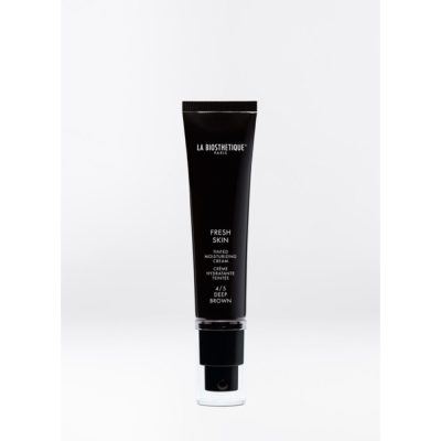 Crème hydratante teintée Fresh Skin réunit le meilleur des deux mondes en associant la fraîcheur bienfaisante d'une crème de jour hydratante aux bienfaits d'un fond de teint délicat.