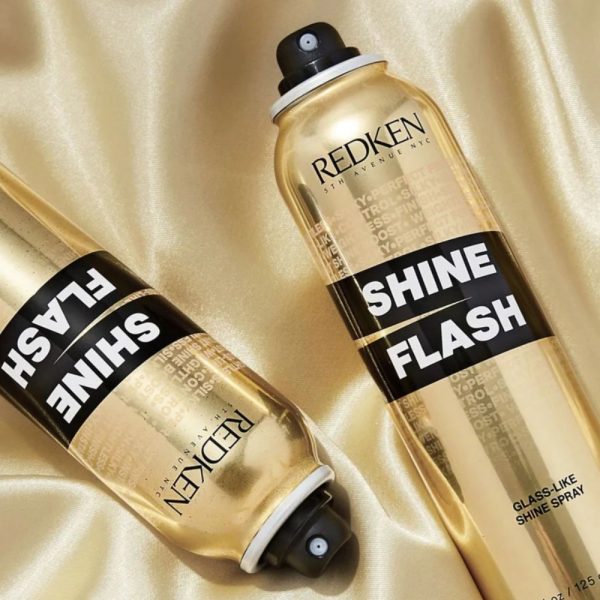 Brume lustrante shine flash spray aérosol tenue moyenne à vaporisation ultra-fine illumine les cheveux pour une brillance extrême et une texture soyeuse.