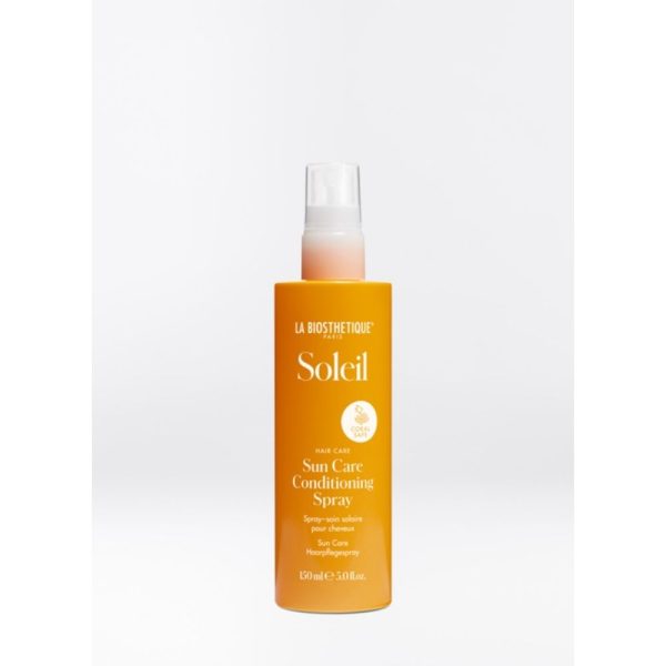 La biosthetique Spray Soin Solaire pour cheveux protège et soigne intensément la structure du cheveu, offrant une protection complète contre la décoloration et les intempéries.