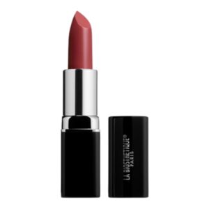 La Biosthetique Rouge à Lèvres Sensuel Mat M405 Magnolia offre une couverture fiable, un résultat de couleur durable et un confort de port agréable.