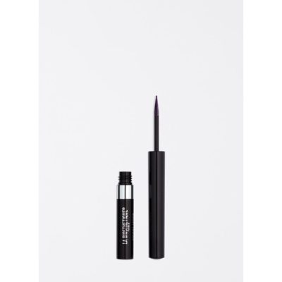 La Biosthetique Smart Liner Améthyste un eye-liner longue tenue convient à tous les looks. Fine, souple et d'une extrême précision, elle glisse sur la peau. 