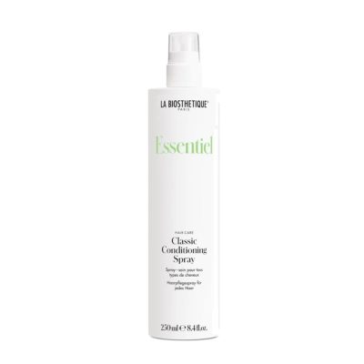 Essentiel classic conditioning spray protège les cheveux en empêchant les agressions quotidiennes de les affaiblir et de leur donner un aspect terne et sans vie.