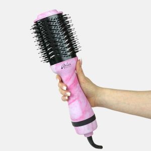Aria Beauty Brosse Blow Dry légère et facile à utiliser vous permet d'obtenir un brushing impeccable en quelques instants à la maison.
