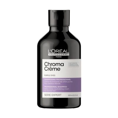 L'ORÉAL Shampoing violet est conçu pour neutraliser les reflets jaunes des cheveux blond à blond platine tout en nourrissant la fibre capillaire sans l'alourdir.