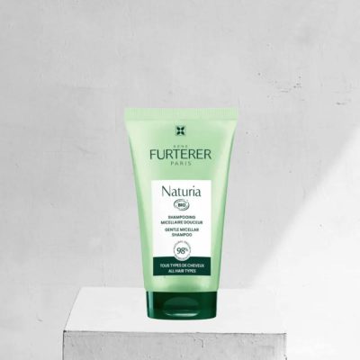 Rene Furterer Naturia shampoing spécialement conçu pour naturellement purifier et équilibrer tous les types de cheveux et cuirs chevelus. Certifié bio.