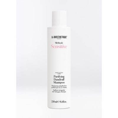 La Biosthetique Shampoing antipelliculaire purifiant nettoie en douceur les cheveux et le cuir chevelu, élimine jusqu'à 100 % des pellicules visibles et empêche leur réapparition.