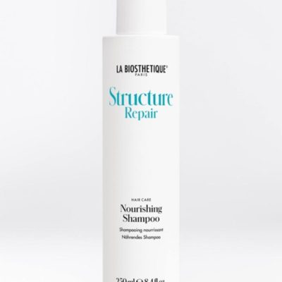 La Biosthétique Shampoing nourrissant a un effet équilibrant et structurel et rend les cheveux secs et abîmés merveilleusement doux avec une brillance soyeuse.