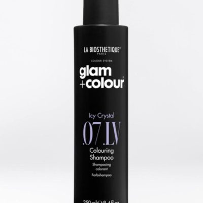 La Biosthetique Shampooing avec protection couleur neutralise les reflets dorés clairs et revitalise les cheveux blonds décolorés, colorés et naturels.