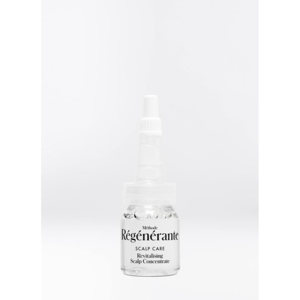 La Biosthetique Revitalising Scalp Concentrate ses ingrédients innovants revitalisent les racines et stimulent la pousse de cheveux sains.