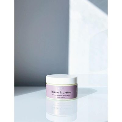 BASE-C Baume Hydratant Masque réparateur qui nourrit en profondeur, renforce la fibre  capillaire et redonne douceur et brillance aux cheveux fragilisés.