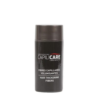 Capilicare Fibre Capillaires Volumisantes Light Brown les microfibres de kératine viennent se fixer sur les cheveux pour recréer un volume naturel et couvrir instantanément les zones clairsemées.