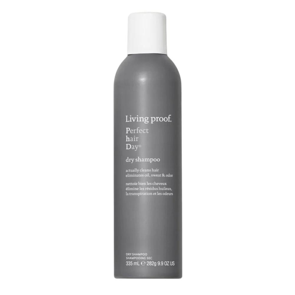 Living Proof Shampoing sec Perfect Hair Day nettoie les cheveux en profondeur en absorbant efficacement l'excès de sébum, la transpiration et les odeurs.